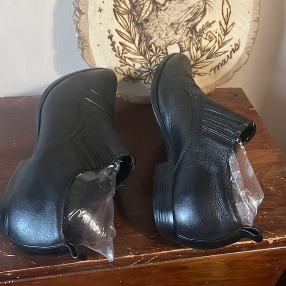 ❤️FINAL SALE❤️ BP. Black Leather Moses Embossed Shortie Boots Size 8.5M - Picture 11 of 11